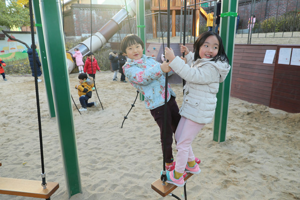‘2019년 5단계 창의어린이놀이터 재조성사업’으로 조성된 사근어린이공원