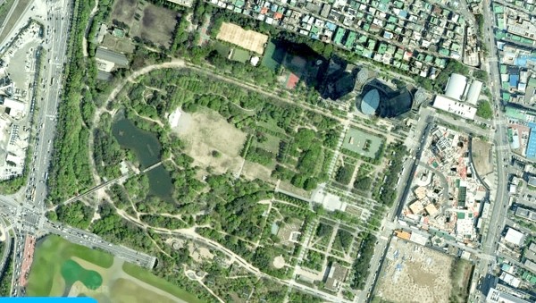 2020년 네이버 항공사진. 경마장 트랙을 살려서 서울숲을 만들었다.
