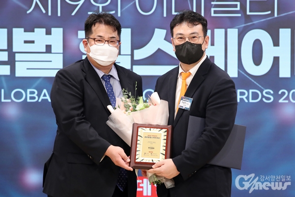 (왼쪽부터)손영래 보건복지부 대변인, 하용찬 서울부민병원 진료부원장