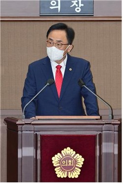 시정 발언하고 있는 김형재 의원