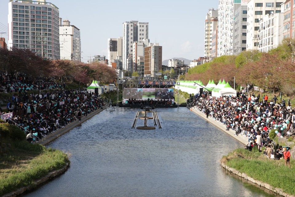 서울 은평구는 불광천 봄 축제 ‘은평의 봄’을 주민 호응 속에 성황리 마무리했다고 밝혔다.