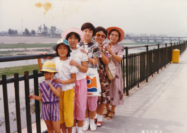 사진2: 박남지 제공 1982년경 피의 연대기 친정어머니와 그 딸과 손녀