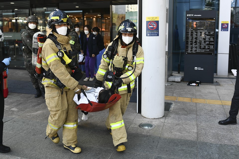 23일 오후 서울의료원에서 펼쳐진 화재 대응 훈련 모습