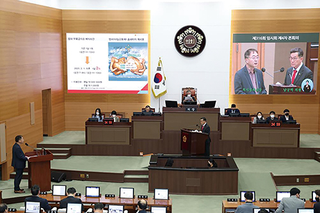 남궁역 의원이 시정질문들 통해 밥퍼 무료급식소의 불법증축에 대해 서울시의 강력한 대응을 촉구하고 있다.